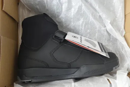 ENDURA MT500 Burner Clipless Waterproof Radschuh