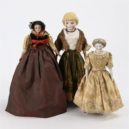 3 poupées à tête de buste