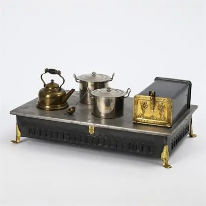 Zeldzaam kinderkookfornuis met aangebouwde bakoven. Märklin