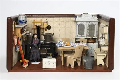 Cuisine de poupée avec armoire en tôle