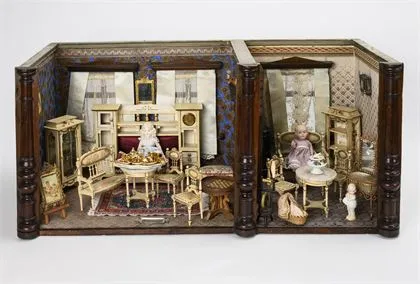 Groot poppenhuis met voorzuilen