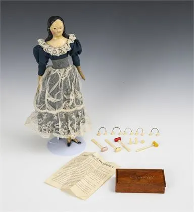 Poupée Biedermeier à tête de buste et jeu de "Croquet"