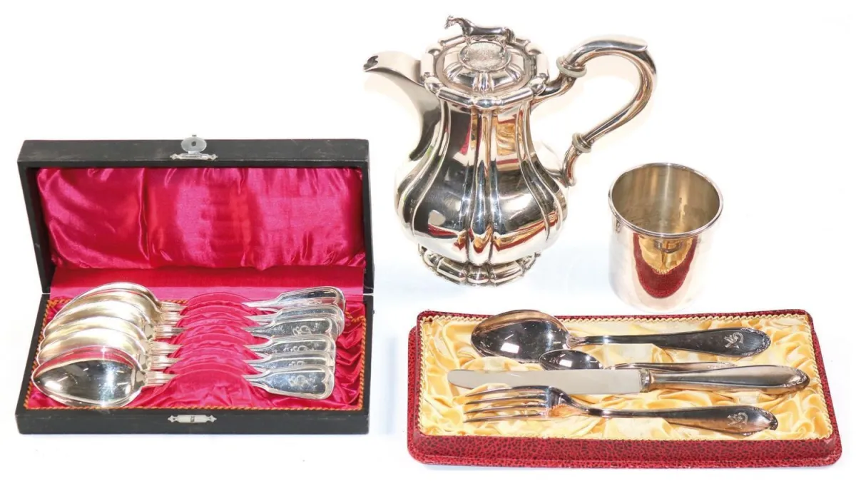 Oldenburg – Coffee pot, silver cutlery, beaker