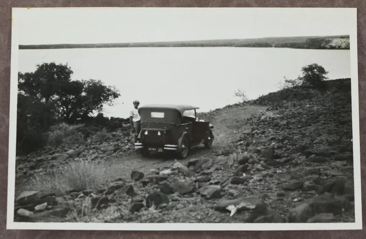 Eritrea. – Photoalbum mit 74 eingeklebten Photogr