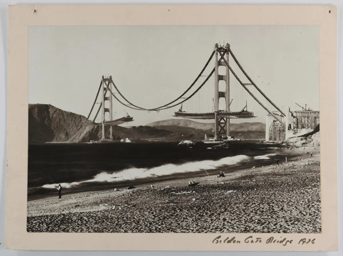 Golden Gate Bridge. – Photogr., auf Kart