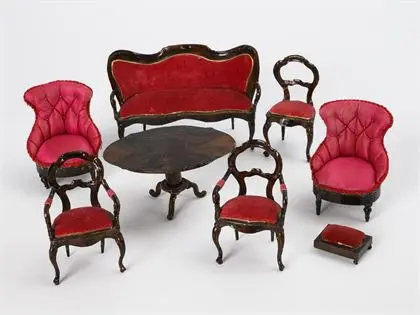 8 meubles en tôle avec coussin rouge. Rock & Graner