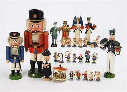 Lot de figures des Monts Métallifères, dont des anges de Wendt & Kühn