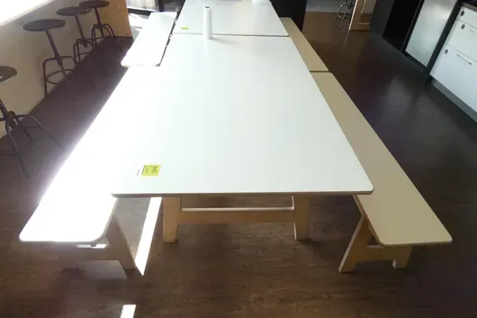 Sitzgarnitur - 1x Tisch + 2x Bank