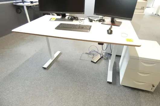 Bureau à hauteur réglable électrique
