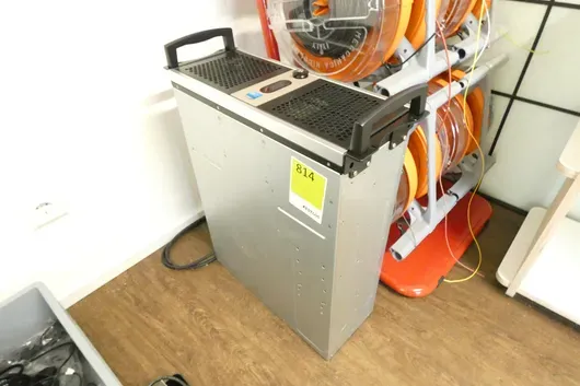 Coreto Workstation RECT WS-8837C5