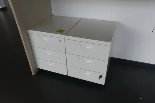 2x kontenery biurkowe