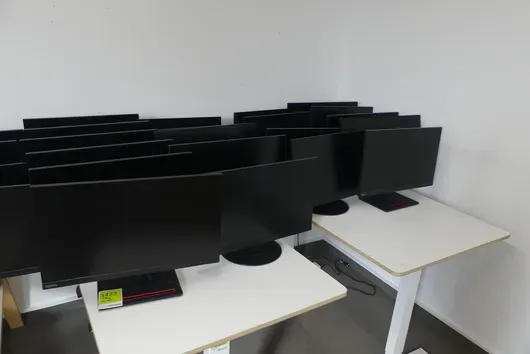 20x LENOVO Monitore, ohne Kabel