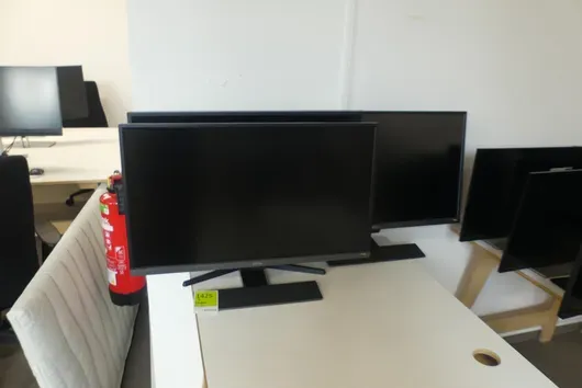 3x moniteurs BENQ, sans câbles