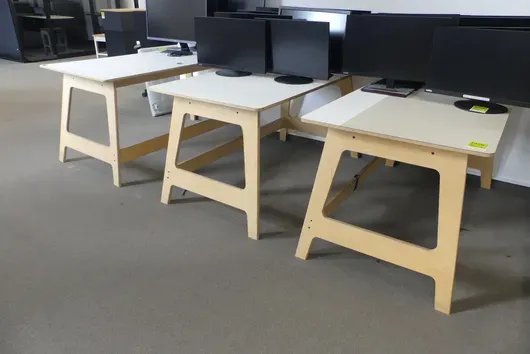 3x bureaux, sans contenu