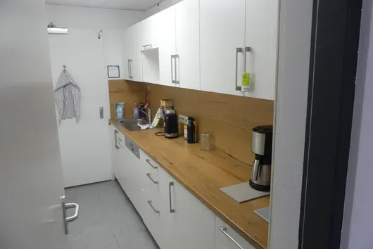 Kuchyňská linka s obsahem a vybavením