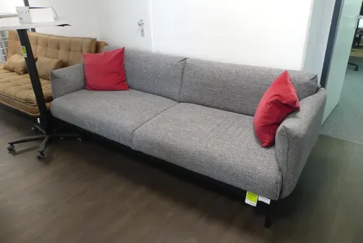 Sofa 3-osobowa z 2 poduszkami