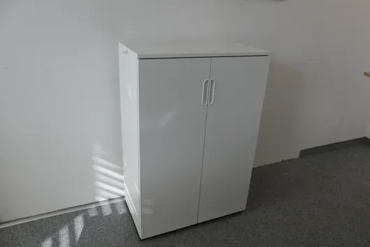 Kredens, bez zawartości