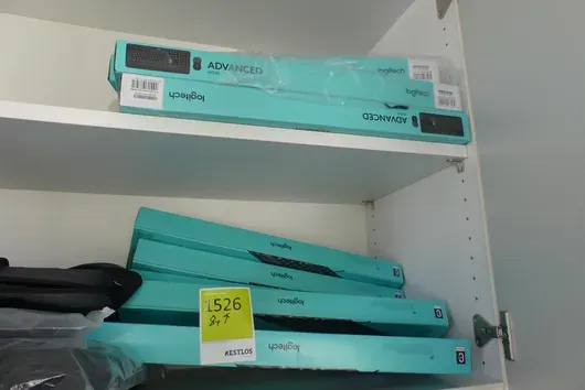 8x LOGITECH Tastatur