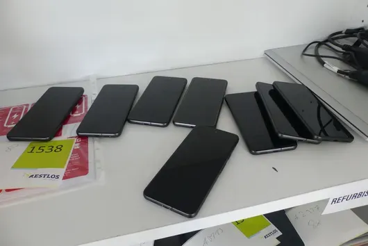 8x PIXEL 8 Smartphone, without accessories