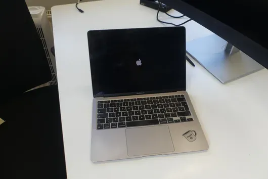 APPLE M1 MacBookAir, without accessories