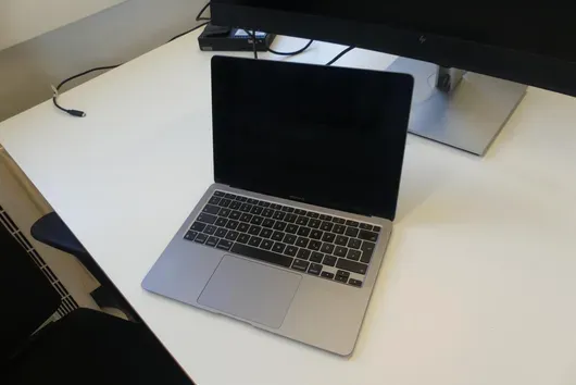 APPLE MacBookAir, sans accessoires