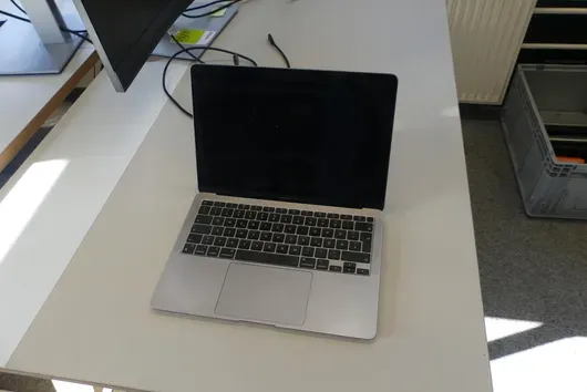 APPLE MacBookAir, ohne Zubehör