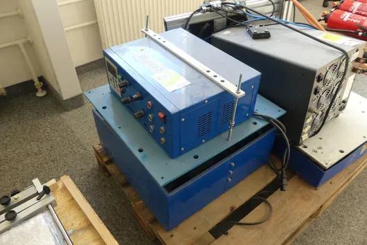 elektromagnetischer Vibrationstisch (Rütteltisch)