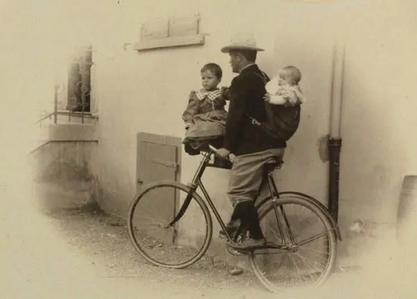 Vélo. – 10 photographies