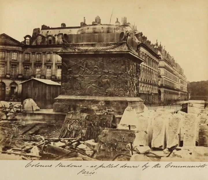 La Commune de Paris. – 2 Photographien