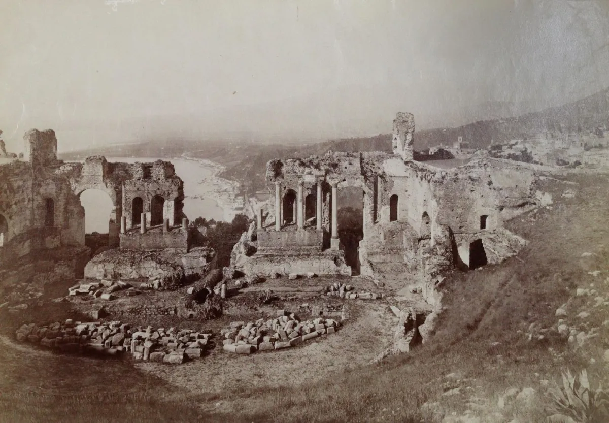Sizilien. – 21 Photographien, u.a