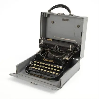 Rare machine à écrire de voyage "CORONA" modèle 3 1922