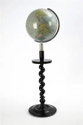 Globe sur colonne tournée noire. Deutsche Buch-Gemeinschaft (DBG, Berlin & Darmstadt)