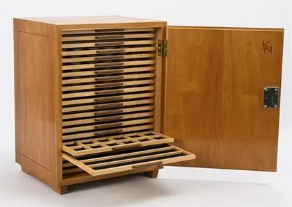 Petite armoire de collection de qualité