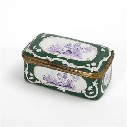 Tabatière rococo émaillée