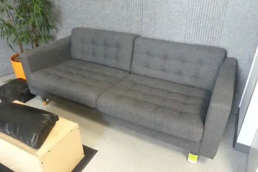 2-Sitzer-Sofa
