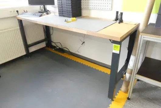 Établi avec tapis ESD, sans contenu