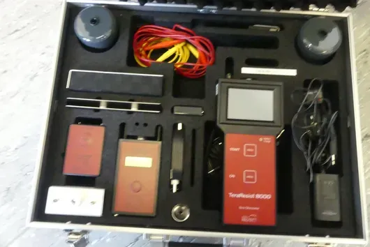 TERARESIST 8000 Tera Ohmmeter
