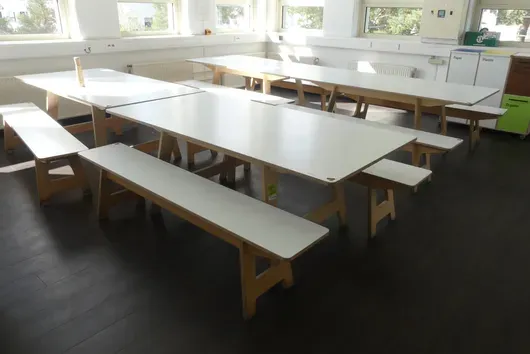 3x Cafeteriatisch mit 6x Sitzbank