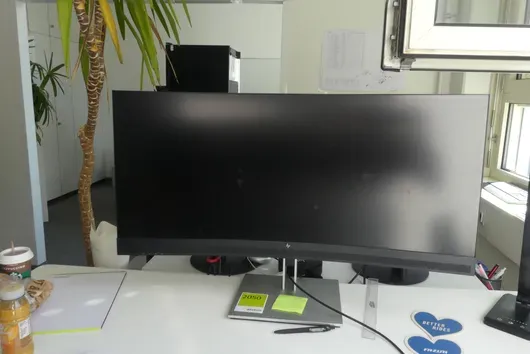 Moniteur incurvé HP
