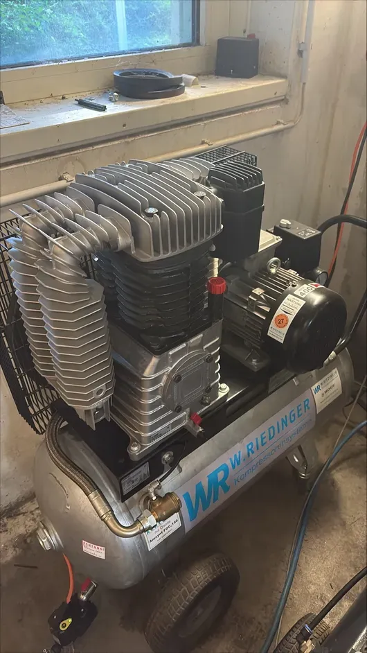 Kolbenkompressor Aerotec Basis PRO K30-BS T5,5 - 4 KW- 400 Volt