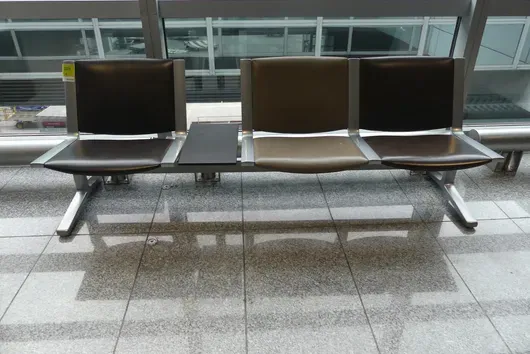 Kusch&Co Flughafenbank, 3 Sitzplätze