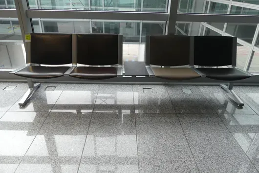 Kusch&Co Flughafenbank, 4 Sitzplätze