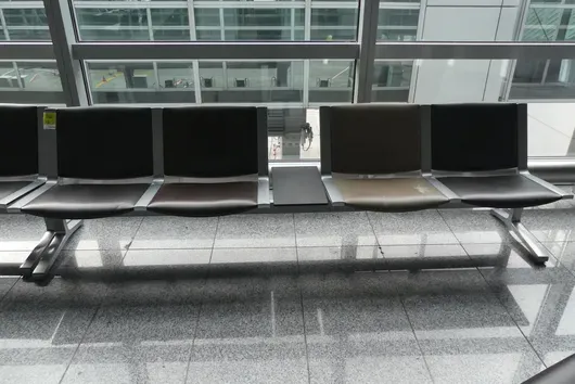 Kusch&Co Flughafenbank, 4 Sitzplätze