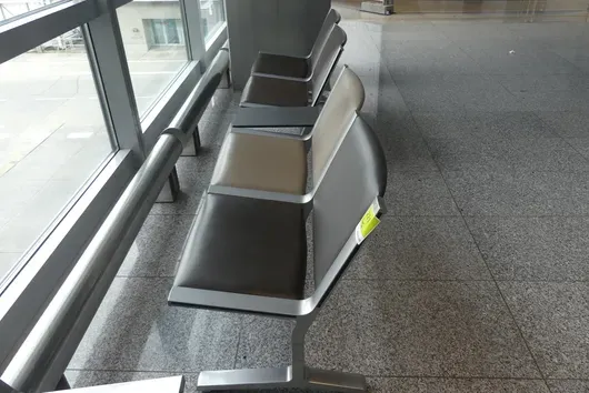 Kusch&Co Flughafenbank, 4 Sitzplätze