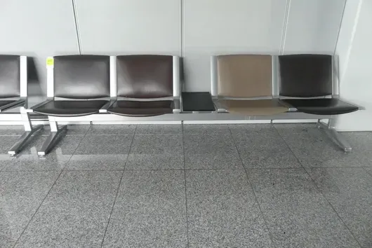 Kusch&Co Flughafenbank, 4 Sitzplätze