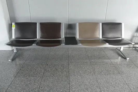 Kusch&Co Flughafenbank, 4 Sitzplätze