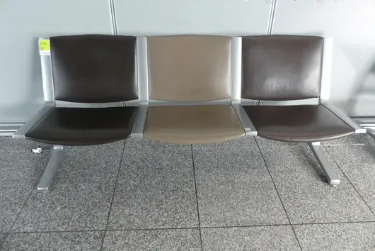 Banc d'aéroport Kusch&Co, 3 places