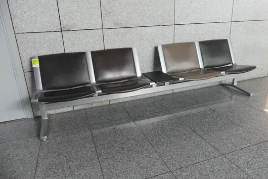 Banc d'aéroport Kusch&Co, 4 places