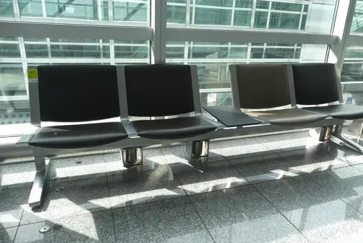 Kusch&Co Flughafenbank, 4 Sitzplätze