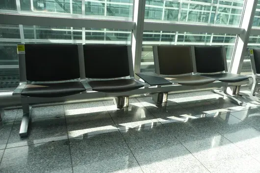 Kusch&Co Flughafenbank, 4 Sitzplätze